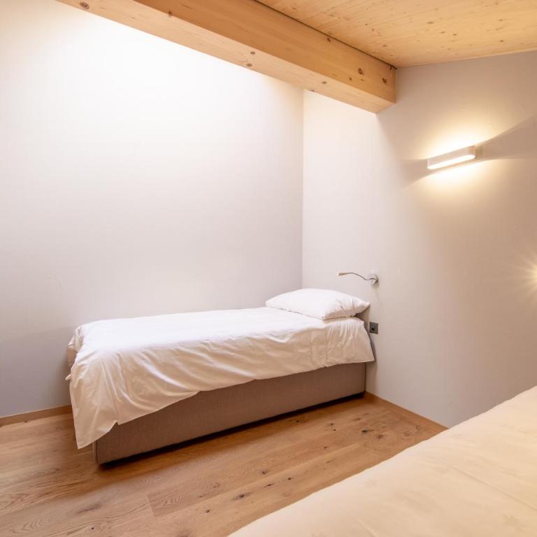SWISSPEAK Resorts by Pierre & Vacances Premium Vercorin - Three-Bedroom Duplex Apartment (7 People) - 4