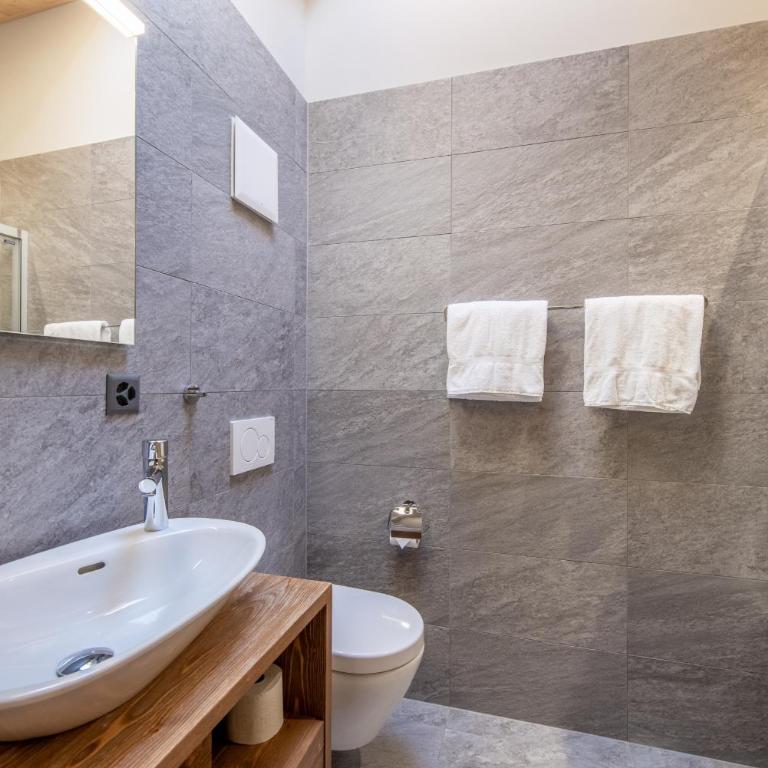 SWISSPEAK Resorts by Pierre & Vacances Premium Vercorin - Three-Bedroom Duplex Apartment (7 People) - 7