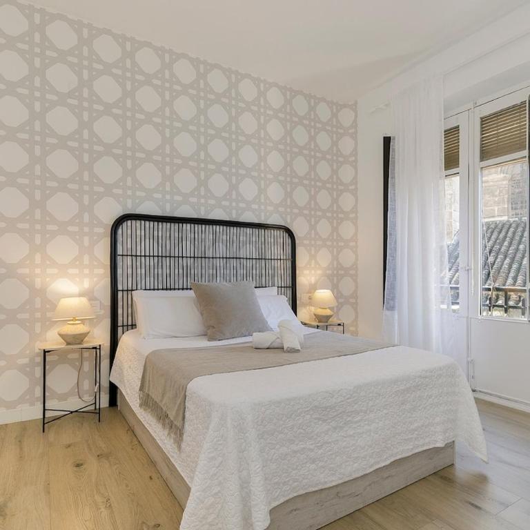 vistas a la catedral en la Gran Via - Two-Bedroom Apartment - 3
