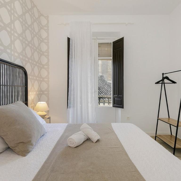 vistas a la catedral en la Gran Via - Two-Bedroom Apartment - 4