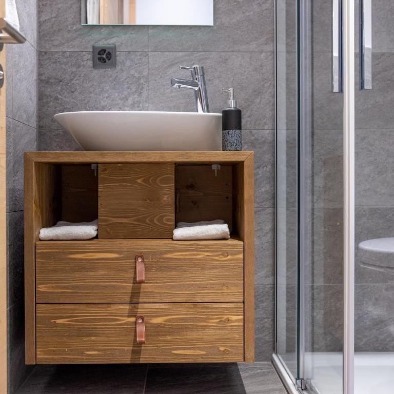 SWISSPEAK Resorts by Pierre & Vacances Premium Vercorin - Three-Bedroom Duplex Apartment (8 People) - 7