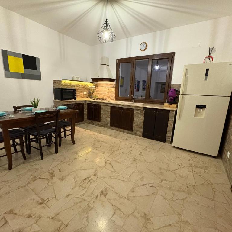 Oliveri's Home - Appartamento con 2 Camere da Letto - 27