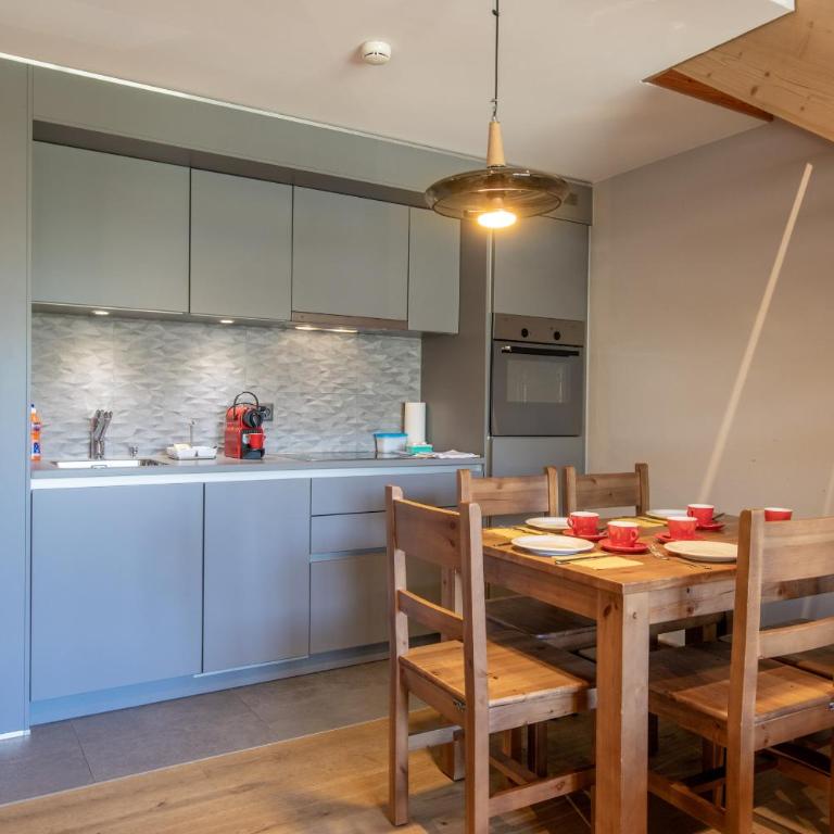 SWISSPEAK Resorts by Pierre & Vacances Premium Vercorin - Maisonette-Apartment mit 2 Schlafzimmern (5 Personen) - 5