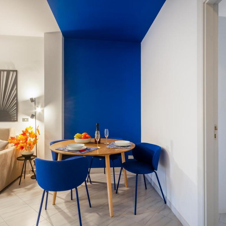GuestHost - Spacious Flat with Patio and Garden - Two-Bedroom Apartment - 11