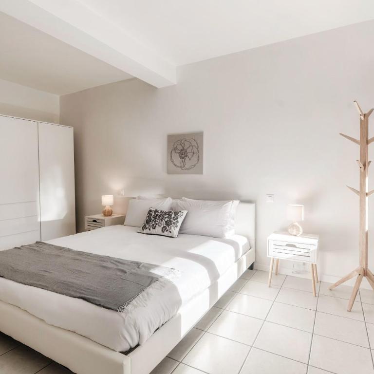 Florida Ascona Rooms by Quokka 360 - Between the Lake and the City - Camera King Deluxe - 7