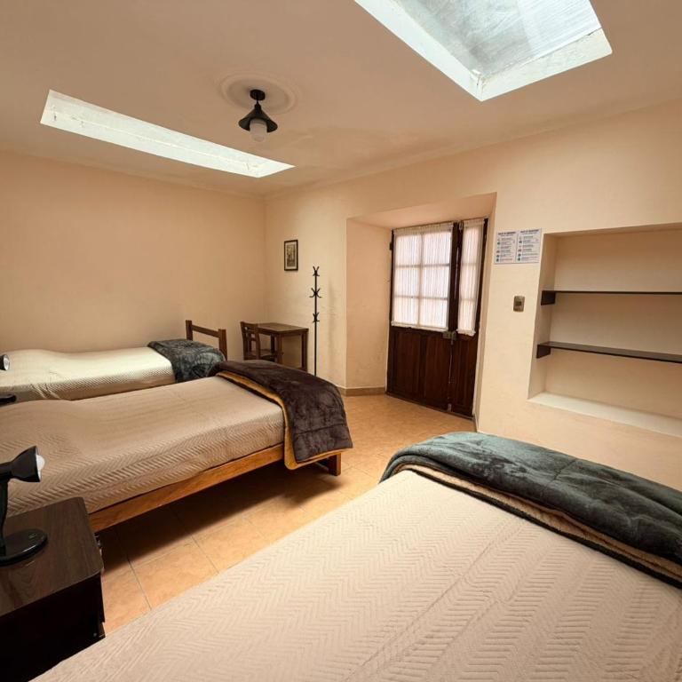 Casa Grau - Triple Room with Shared Bathroom - 2