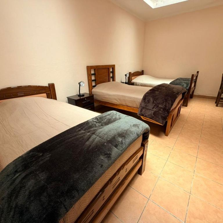 Casa Grau - Triple Room with Shared Bathroom - 4