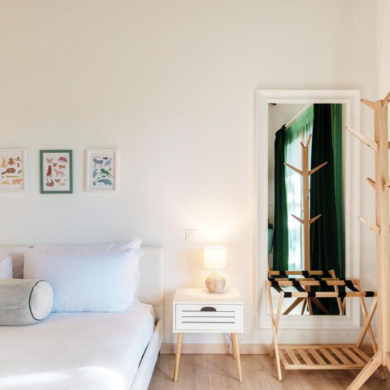 Florida Ascona Rooms by Quokka 360 - Between the Lake and the City - Camera Matrimoniale Deluxe con Balcone - 1