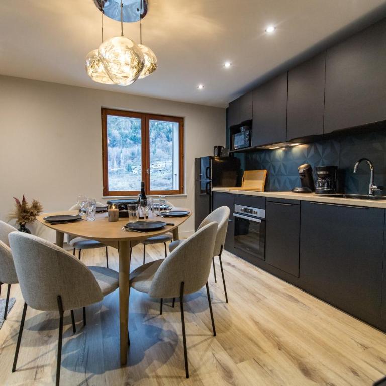 2 appartements Ski 3 Vallées & vélo 8-12 pers - Appartement - 11