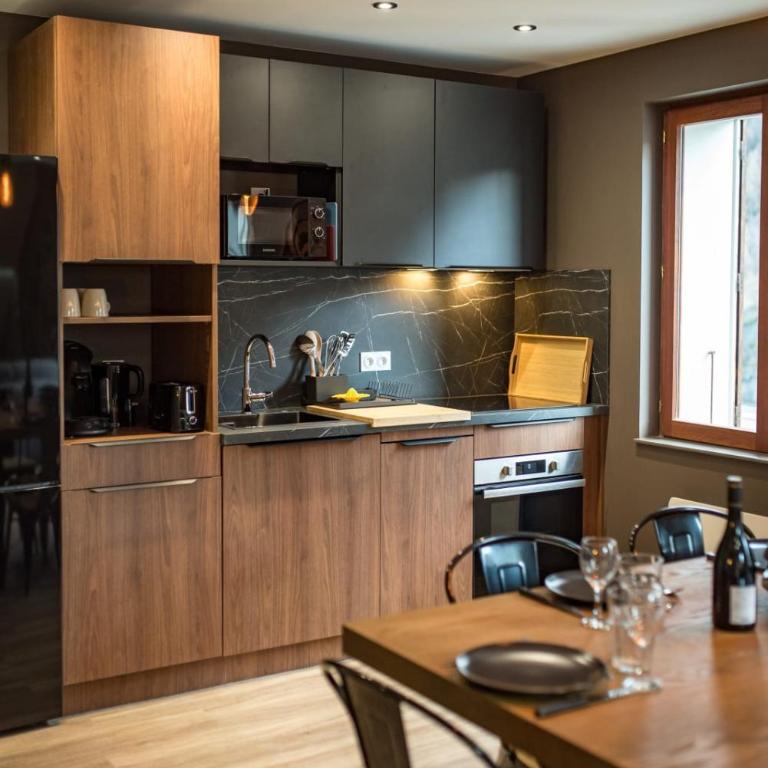 2 appartements Ski 3 Vallées & vélo 8-12 pers - Appartement - 20