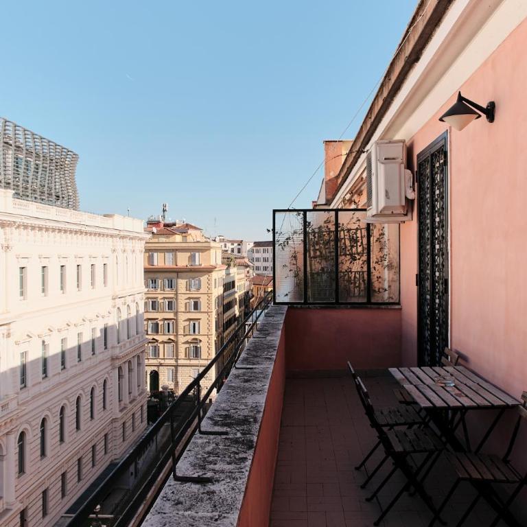 Near the Colosseum - Balcony with a view of Rome - Appartamento con 1 Camera da Letto con Balcone e Vista Città - 6