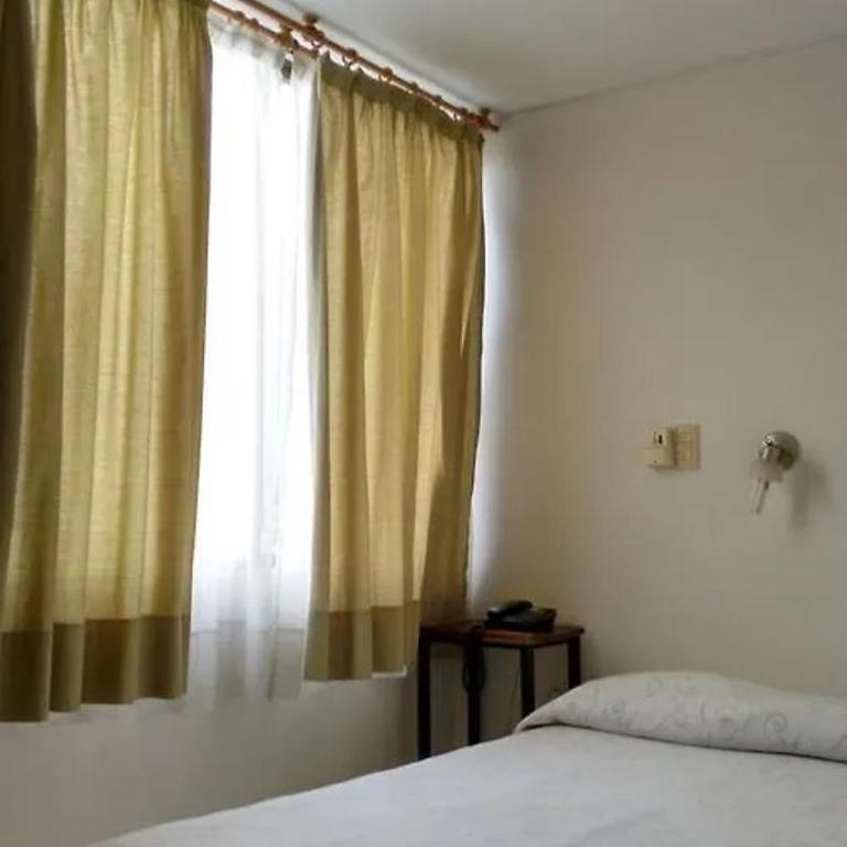 Hotel Necochea - Double Room with Private Bathroom - 2