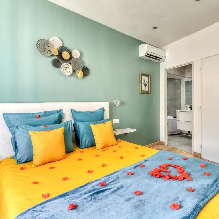 Le Bourget - Suite et Envolée romantique avec Jacuzzi - Suite Deluxe con Vasca Idromassaggio - 9