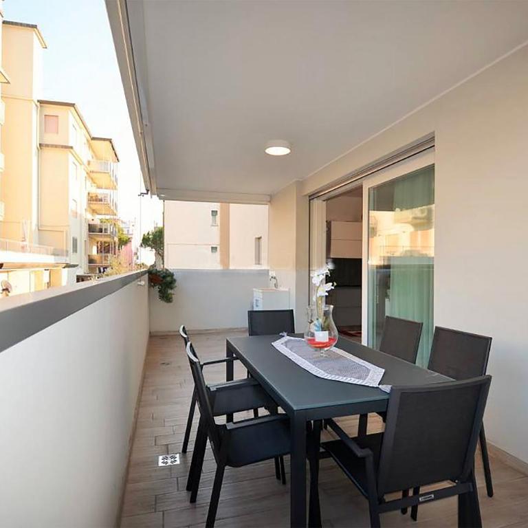 GIGI HOUSE appartamento PIAZZA MAZZINI 150m dal mare CON PISCINA e SPIAGGIA - Appartamento con 2 Camere da Letto - 10