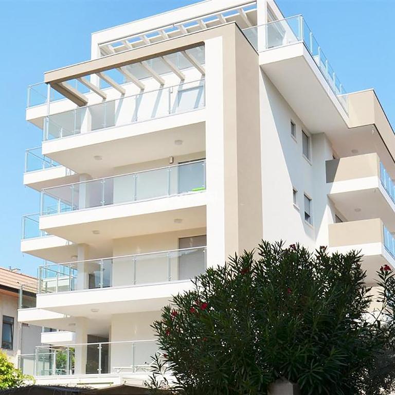 GIGI HOUSE appartamento PIAZZA MAZZINI 150m dal mare CON PISCINA e SPIAGGIA - Appartamento con 2 Camere da Letto - 12
