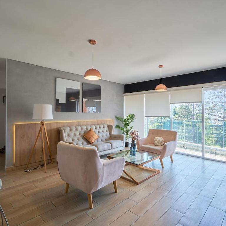 Barranco Bright apartment with Balcony - Three-Bedroom Apartment - 1