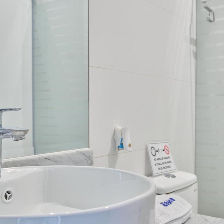 Barranco Bright apartment with Balcony - Three-Bedroom Apartment - 11
