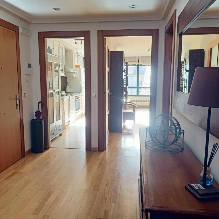 Babilonia, apartamento en Llanes tranquilo y céntrico a 150m de la playa del Sablón - Two-Bedroom Apartment - 11