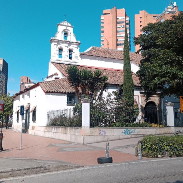 Confortable Apartamento - Centro Internacional Bogotá - Two-Bedroom Apartment - 64