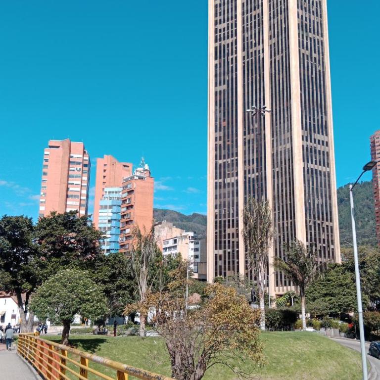Confortable Apartamento - Centro Internacional Bogotá - Two-Bedroom Apartment - 2