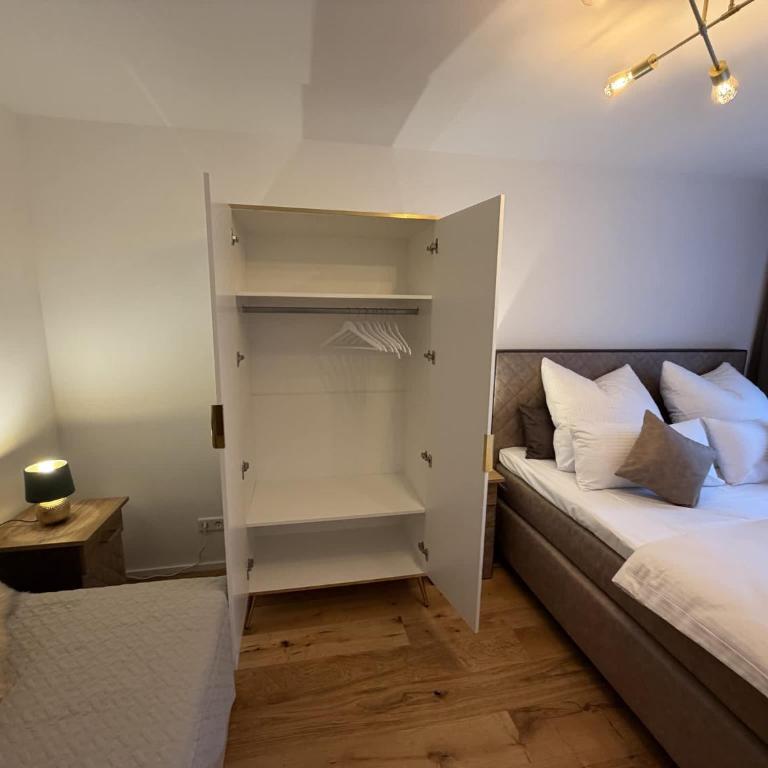 GoldenKey-Suites - Spacious Luxury Apartment in the Heart of Augsburg Old Town - Premium Open-Plan Kitchen - Appartement - 11