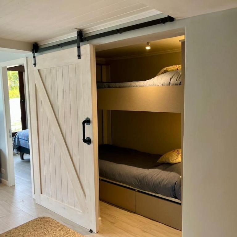 Departamento recien remodelado en edificio frente a la playa - Two-Bedroom Apartment - 8