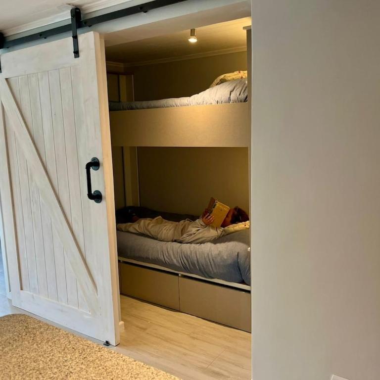 Departamento recien remodelado en edificio frente a la playa - Two-Bedroom Apartment - 9