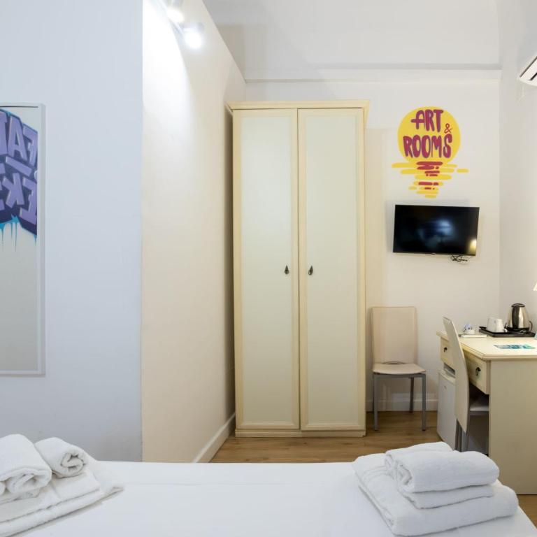 Hotiday Palermo Porto - Double Room - 17