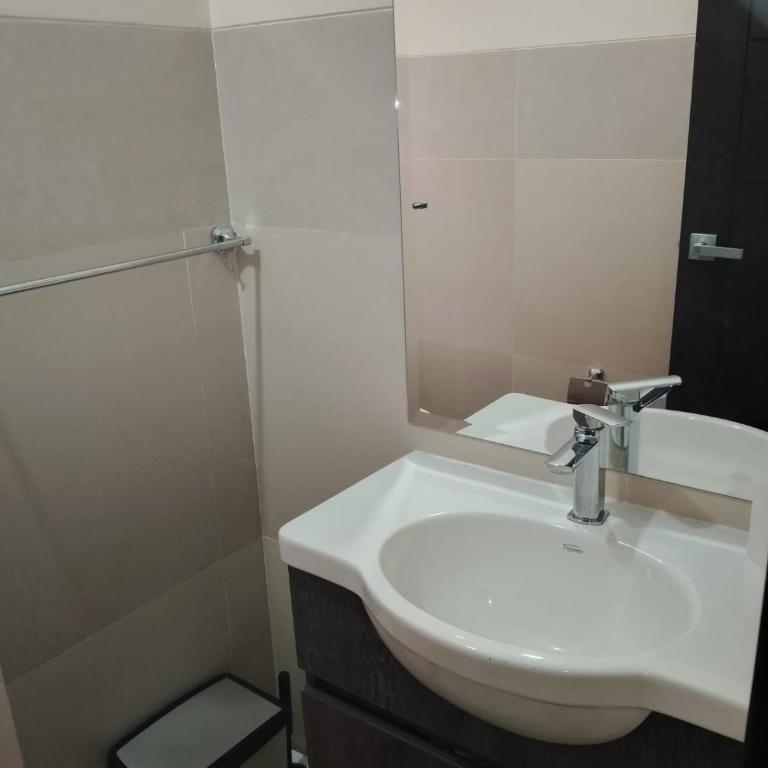 Confort y Estilo- Avaroa Square - One-Bedroom Apartment - 5