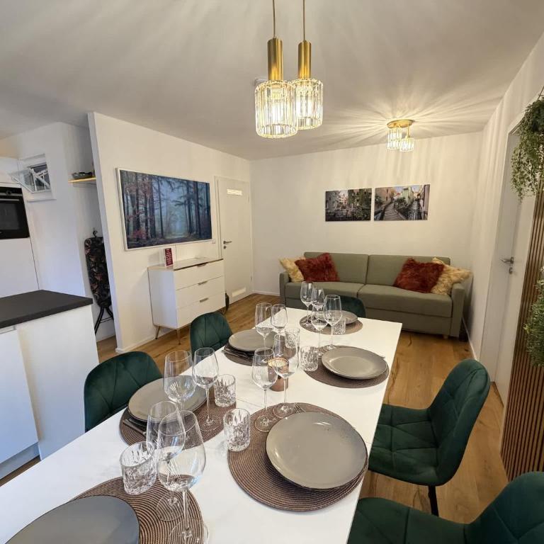 GoldenKey-Suites - Spacious Luxury Apartment in the Heart of Augsburg Old Town - Premium Open-Plan Kitchen - Appartement - 24