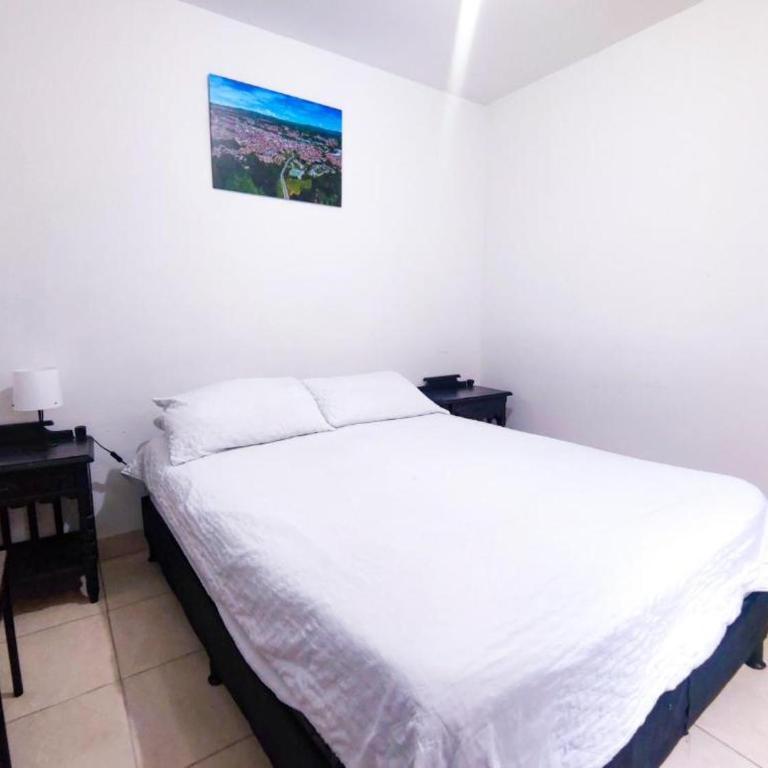 Hostal Casa Coliving Laureles Medellin - Double Room - 8