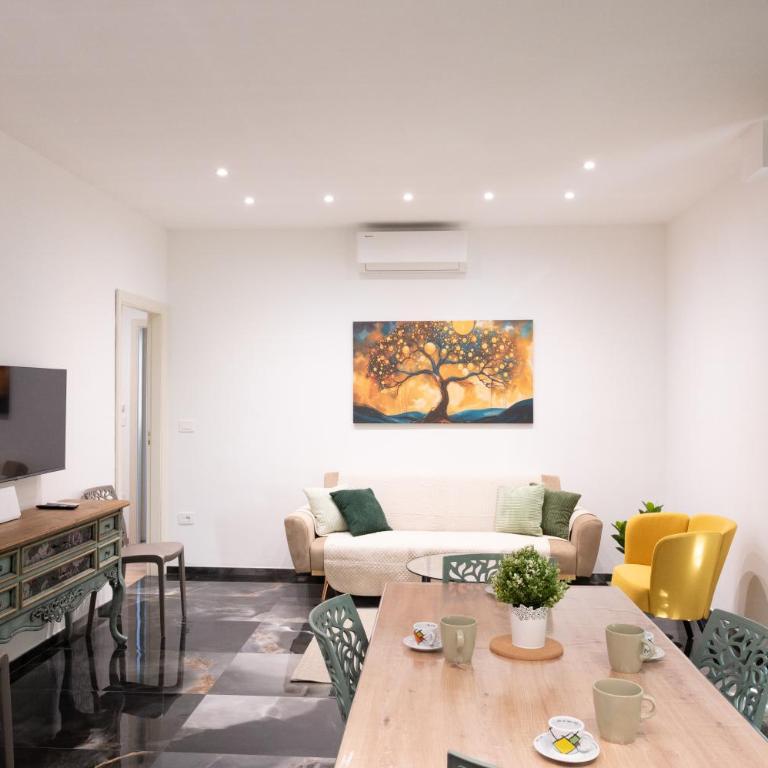 Casa del Mar - Modern 3BR - 100m to Beach - Three-Bedroom Apartment - 2