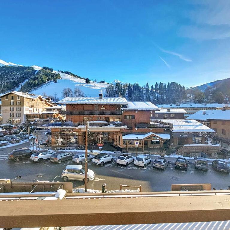 Appartement spacieux à La Clusaz, animaux acceptés, parking inclus - FR-1-818-12 - Apartment - 12