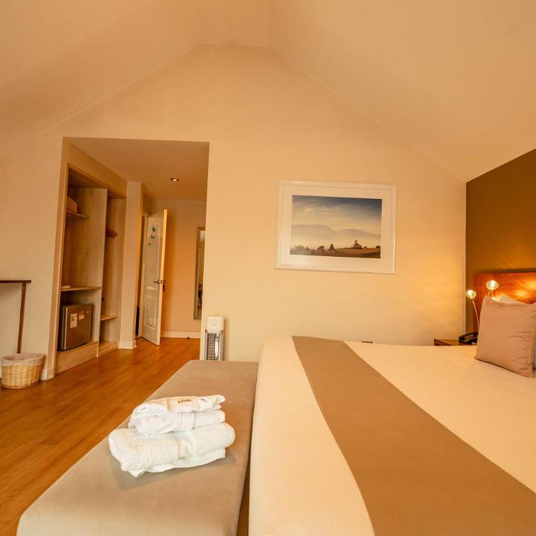 Saska Boutique Hotel - Deluxe Double Room with Balcony - 17
