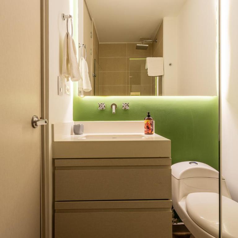 Mountain Views, AC, King Bed, Fast WiFi - Two-Bedroom Apartment - 5