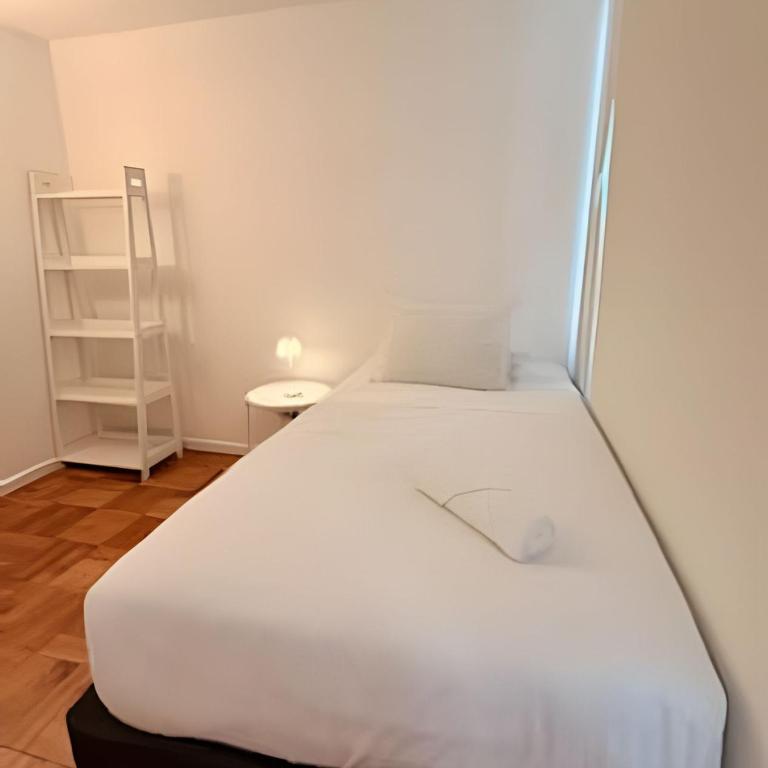 Cómodo 3D con jardín en el corazón de Vitacura - Three-Bedroom Apartment - 3