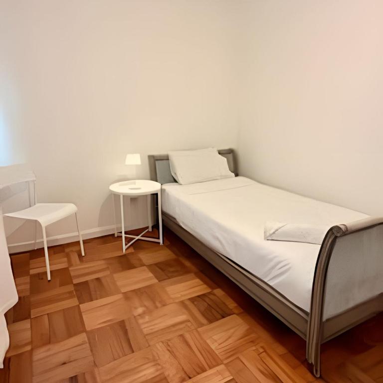Cómodo 3D con jardín en el corazón de Vitacura - Three-Bedroom Apartment - 12