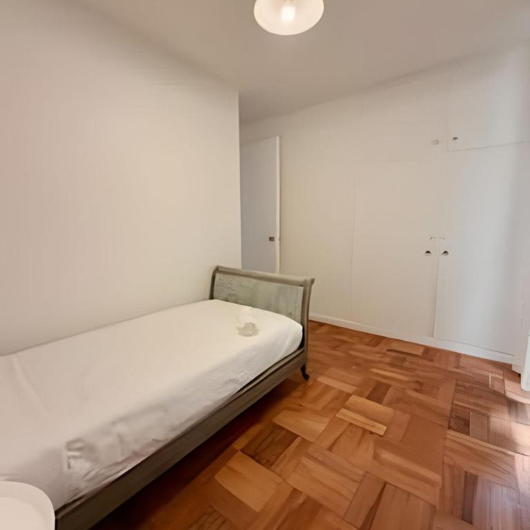 Cómodo 3D con jardín en el corazón de Vitacura - Three-Bedroom Apartment - 15