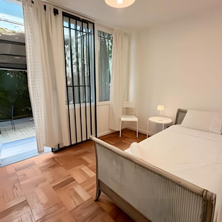 Cómodo 3D con jardín en el corazón de Vitacura - Three-Bedroom Apartment - 14