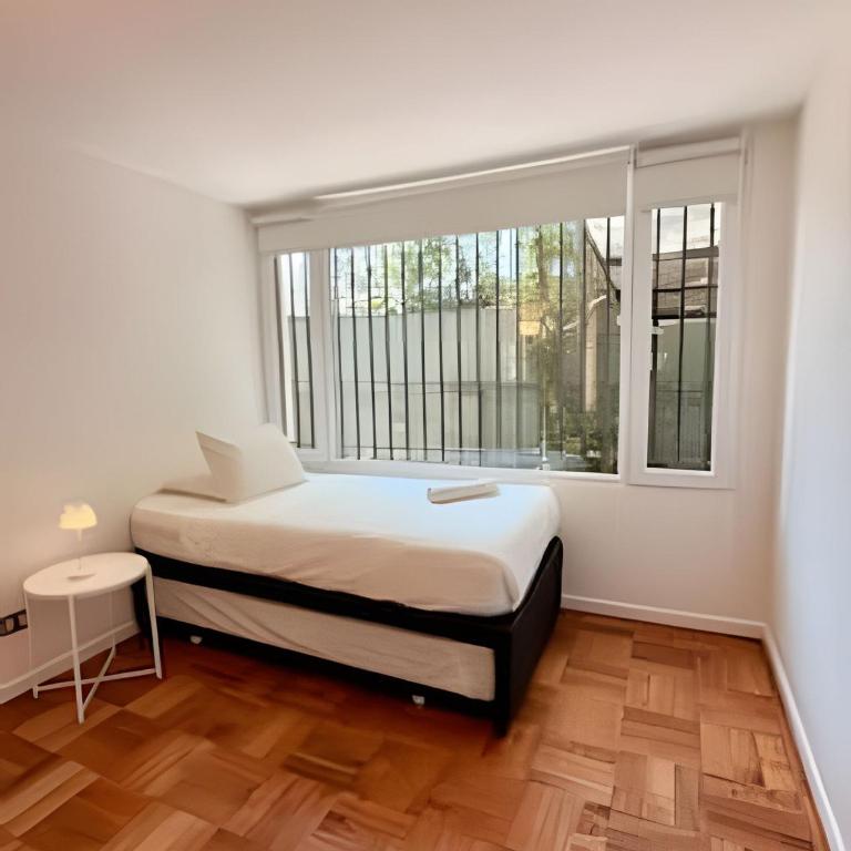 Cómodo 3D con jardín en el corazón de Vitacura - Three-Bedroom Apartment - 24