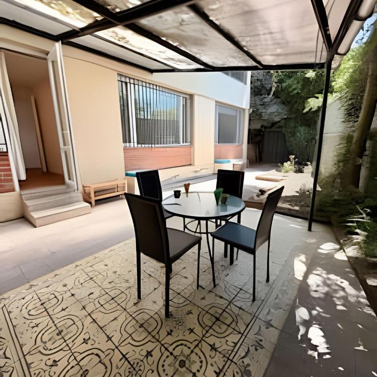 Cómodo 3D con jardín en el corazón de Vitacura - Three-Bedroom Apartment - 34