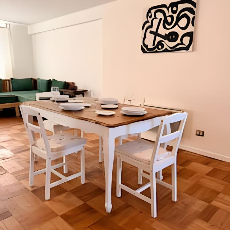 Cómodo 3D con jardín en el corazón de Vitacura - Three-Bedroom Apartment - 45