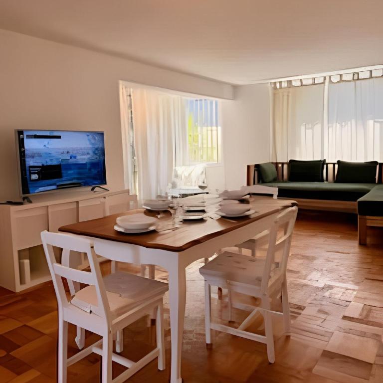 Cómodo 3D con jardín en el corazón de Vitacura - Three-Bedroom Apartment - 46