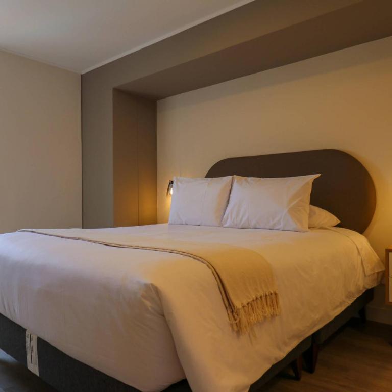 San Martin Living 2BR with Balcony in Miraflores - Apartment - 2