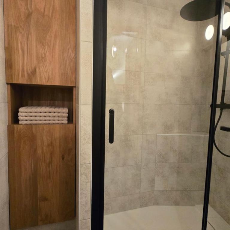 Appartement proche télécabine! Séjour tout inclu! - Apartamento de 1 dormitorio con balcón y vistas a la montaña - 3
