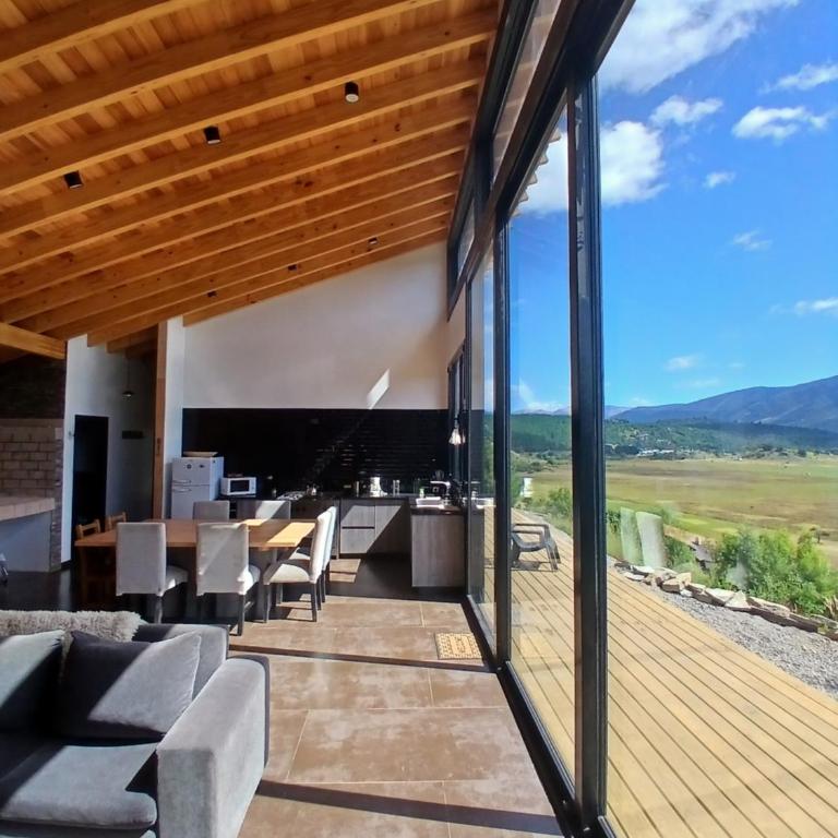 Exclusiva Casa con Piscina en Barrio Privado de San Martin de los Andes - Casa de 3 dormitorios - 23