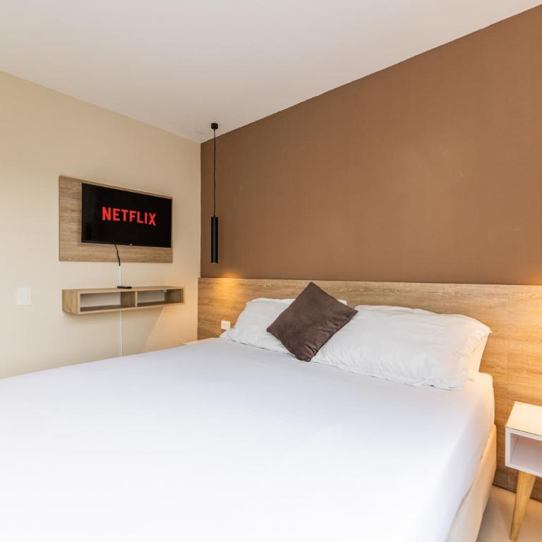 Central, Fast WiFi, AC and Poblado Views - Two-Bedroom Apartment - 23