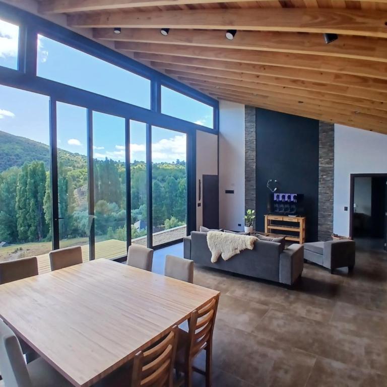 Exclusiva Casa con Piscina en Barrio Privado de San Martin de los Andes - Casa de 3 dormitorios - 29
