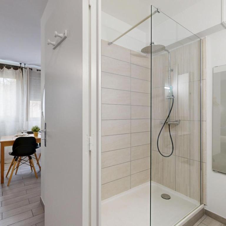 expat renting - Le Cocon Vert - Wifi - Near station - Appartement 2 Chambres - 30