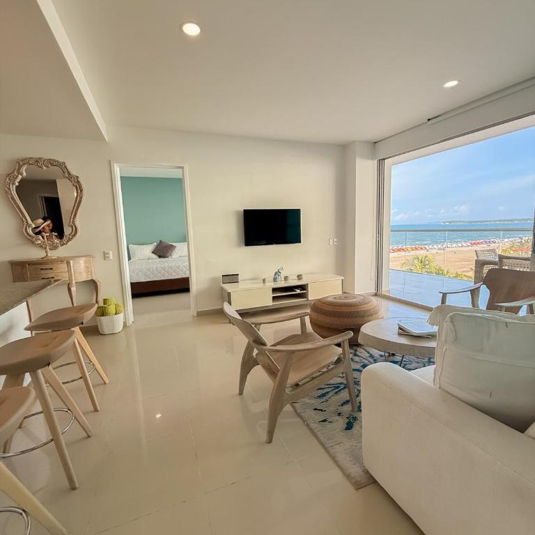 Exclusivo condominio con salida directa al mar - Two-Bedroom Apartment - 25